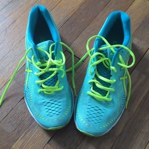 Asics cross trainers